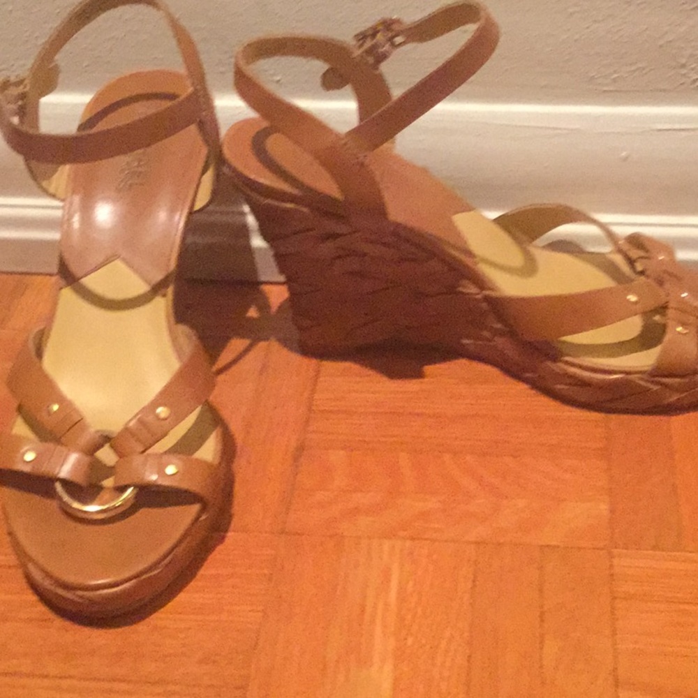 Michael Kors tan leather wedges size 71/2